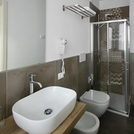 Pove 2.4 מלון 3*