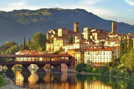 ホテル Pove 2.4 3*