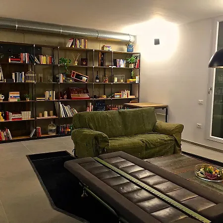 Pove 2.4 Hotel