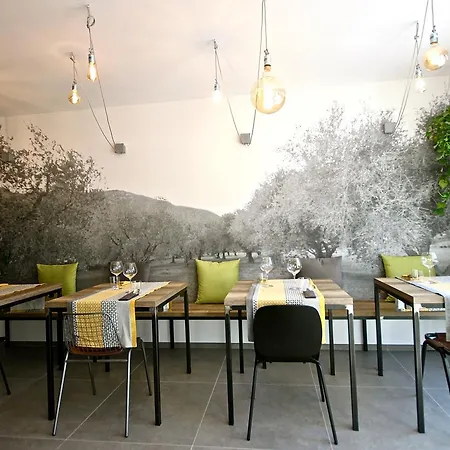 Pove 2.4 Hotel 3*